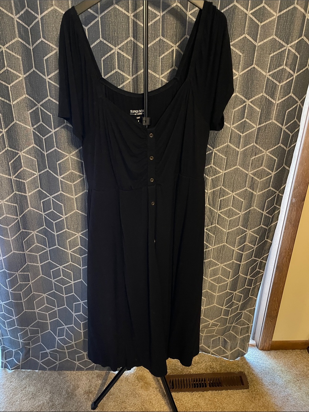torrid Black Scoop-Neck Button-Front Midi Dress
